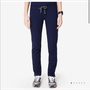 Figs Yola Scrubs Pants in Navy. Sz Small